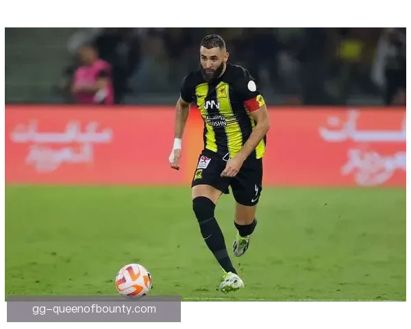 吉达联合外援本泽马多次缺席训练引发球队管理关注